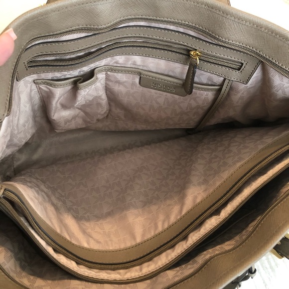 Michael Kors Work/Laptop Tote - Picture 3 of 5